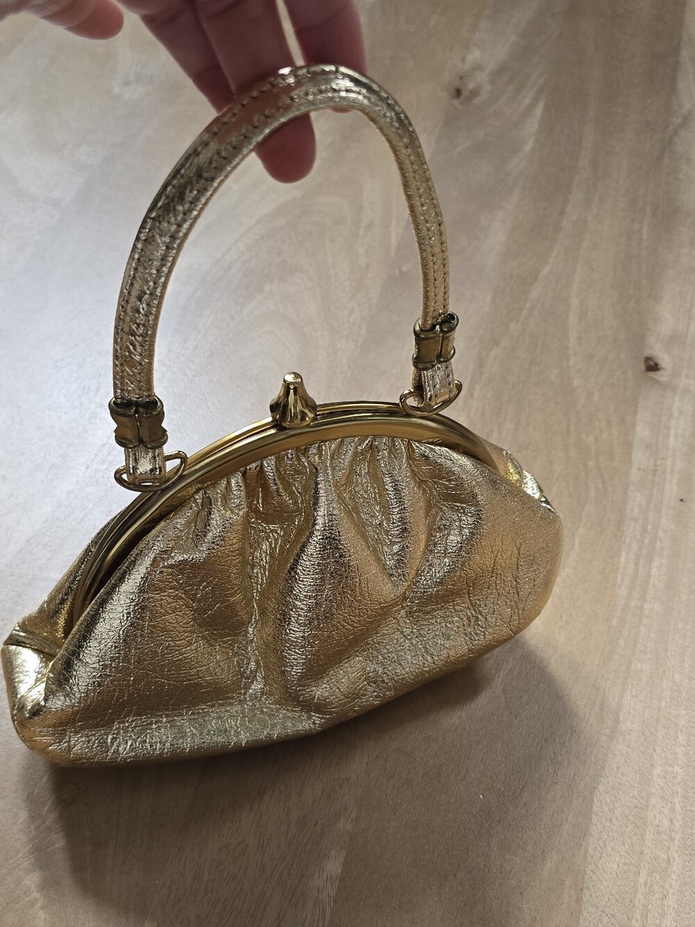 Title: Vintage Mid-Century Gold Metallic Evening Bag / Clutch